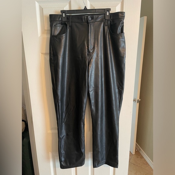 Abercrombie Curve Love - Picture 1 of 4